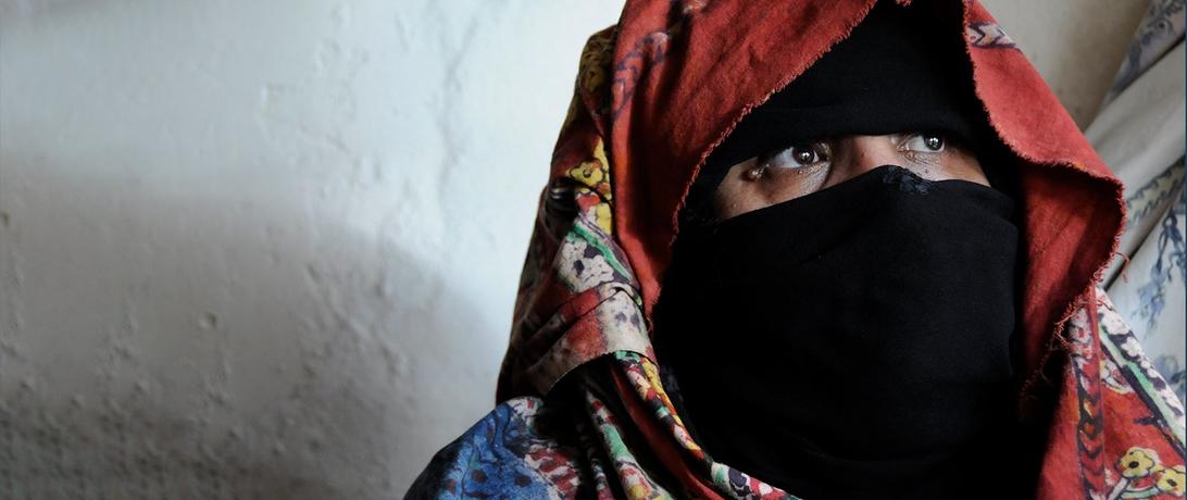 Yemen woman in face covering